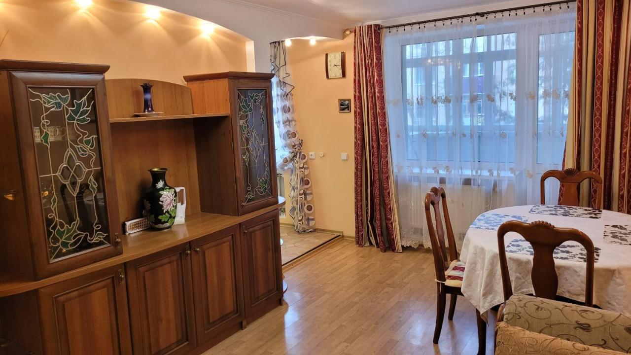 Апартаменти На Проспекті. Khmelnytskyi Exterior photo
